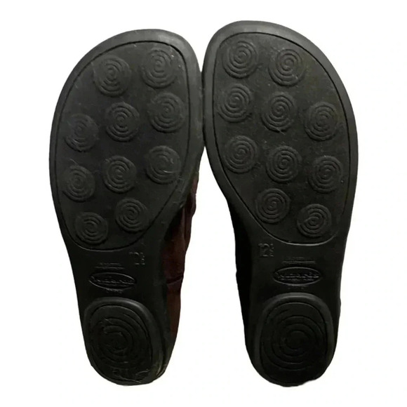 Disney WIZARD OF WAVERY PLACE Brown Faux Suede Boots w/Gold Studs Girl sz 12.5 - Picture 4 of 4